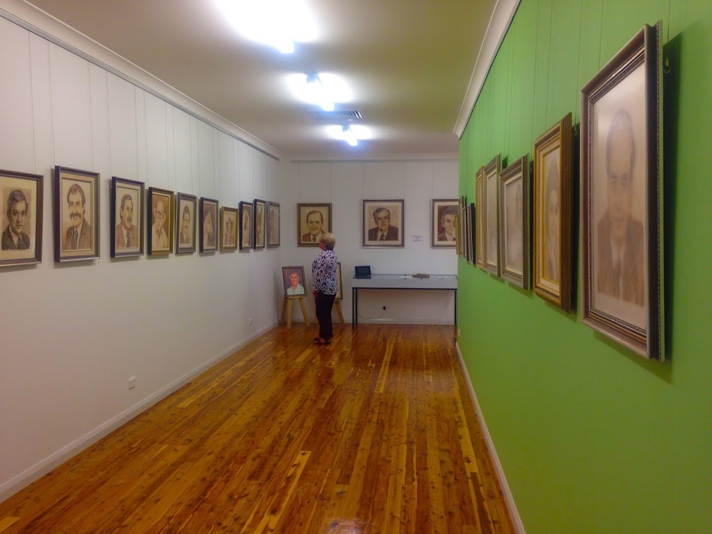 Doris Golder Wool Art Gallery | 45 Urana St, Lockhart NSW 2656, Australia | Phone: (02) 6920 5674
