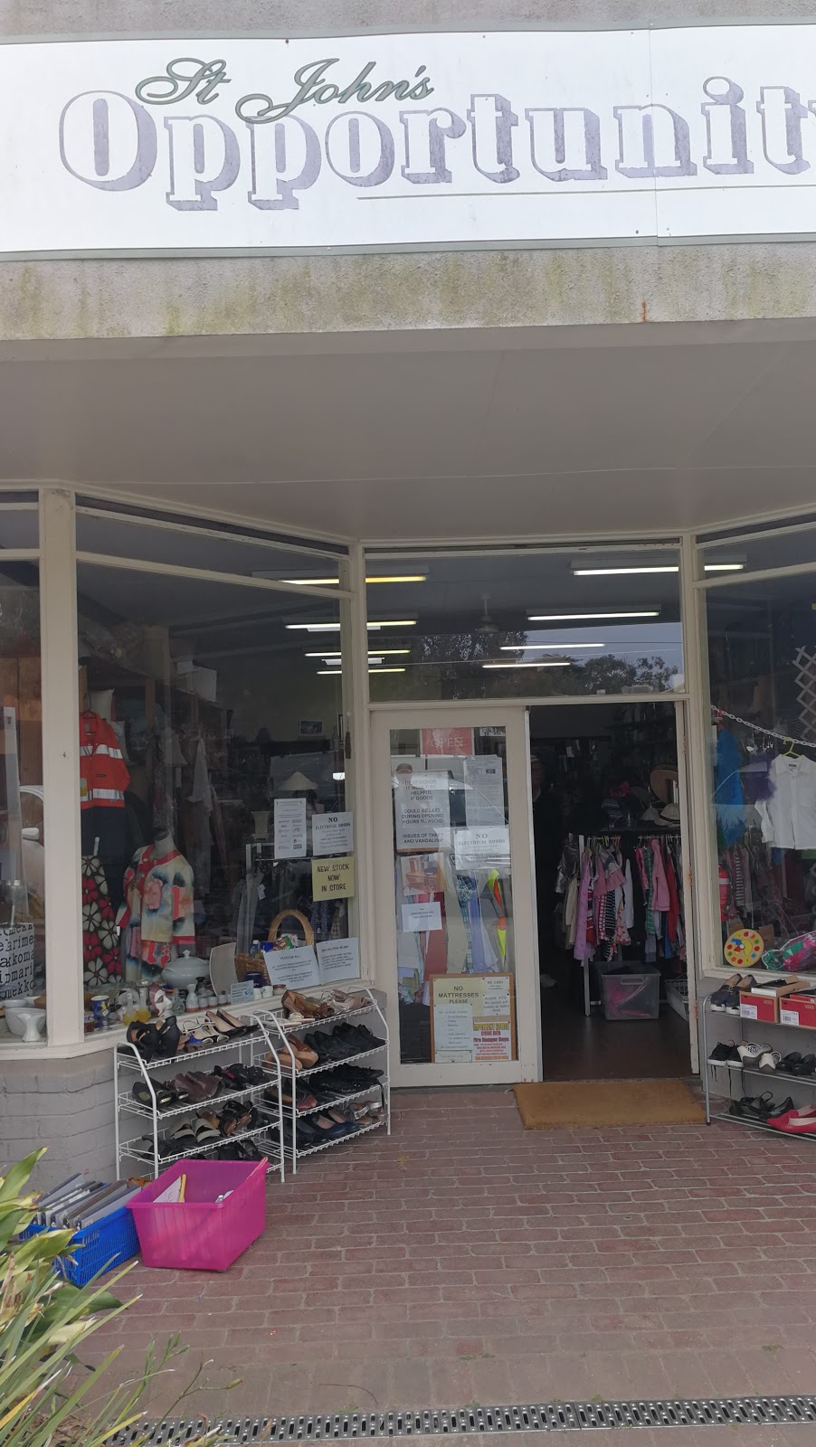 St Johns Opportunity Shop | store | 38 Cook St, Flinders VIC 3929, Australia | 0359891169 OR +61 3 5989 1169