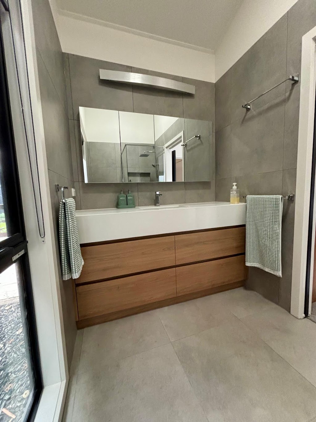 L&B Homes | Emperor Dr, Ocean Grove VIC 3226, Australia | Phone: 0421 876 277
