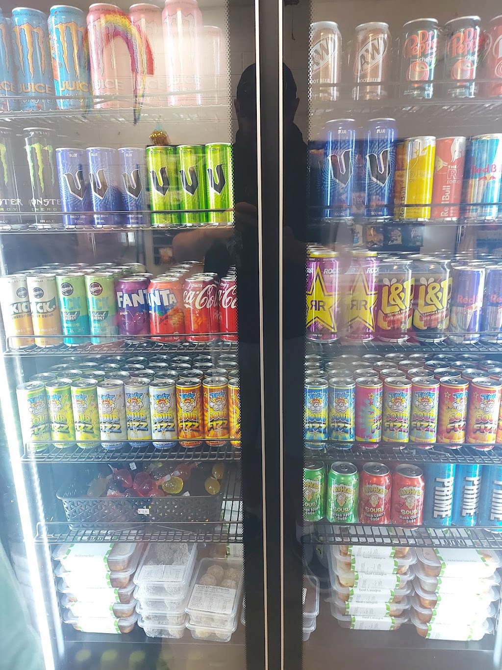 Eildon Candy Claw | 11a Main St, Eildon VIC 3713, Australia | Phone: 0422 874 285