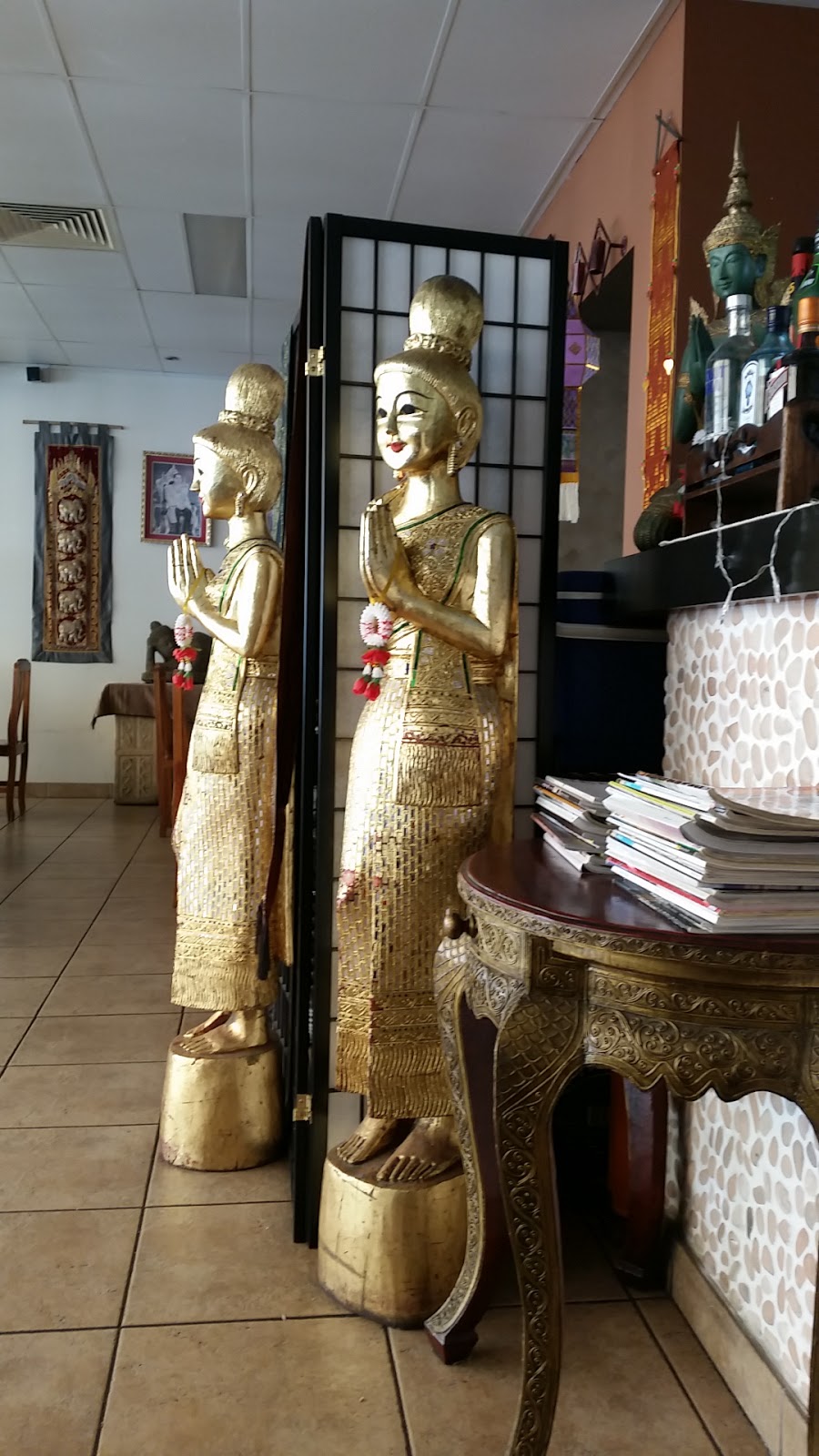 Worongary Thai Restaurant | 14/1 Mudgeeraba Rd, Worongary QLD 4213, Australia | Phone: (07) 5522 7888