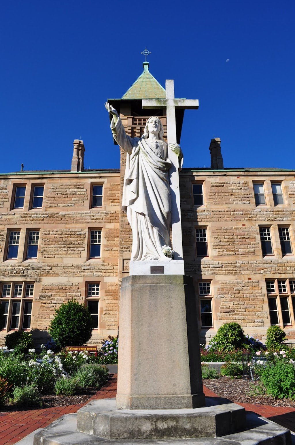 Holy Cross College | school | 517 Victoria Rd, Ryde NSW 2112, Australia | 0298081033 OR +61 2 9808 1033