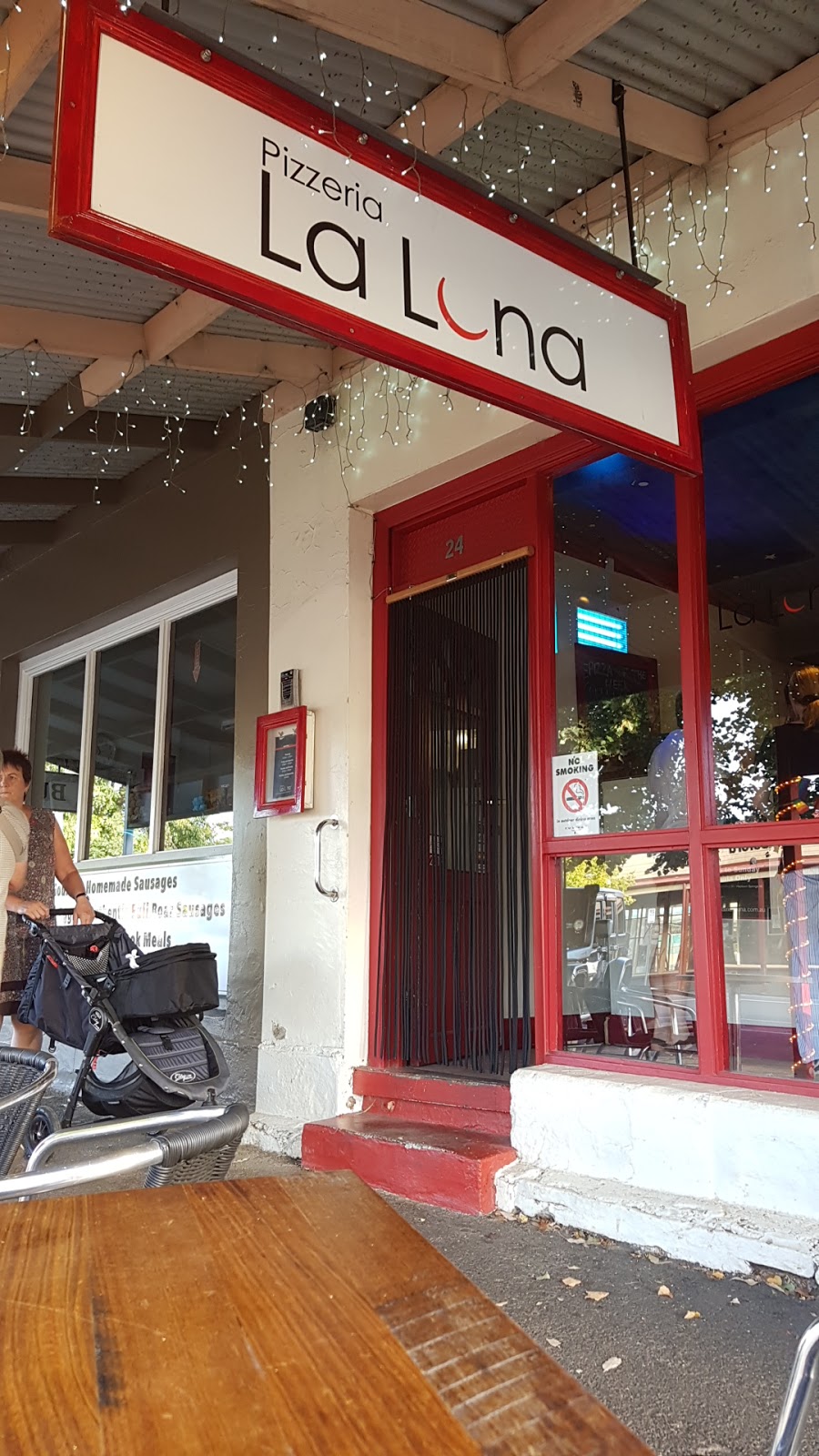 Pizzeria La Luna | meal delivery | 24 Albert St, Daylesford VIC 3460, Australia | 0353484123 OR +61 3 5348 4123