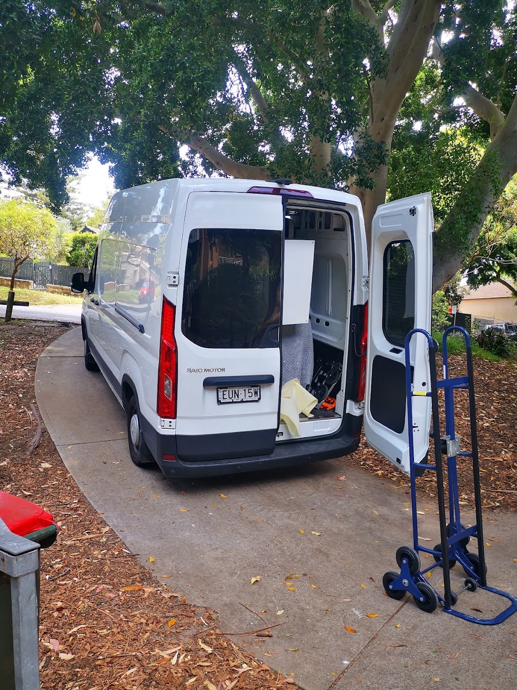 Vella Van Removals & Transport | 18 Mitchell Dr, Kariong NSW 2250, Australia | Phone: 0411 320 624