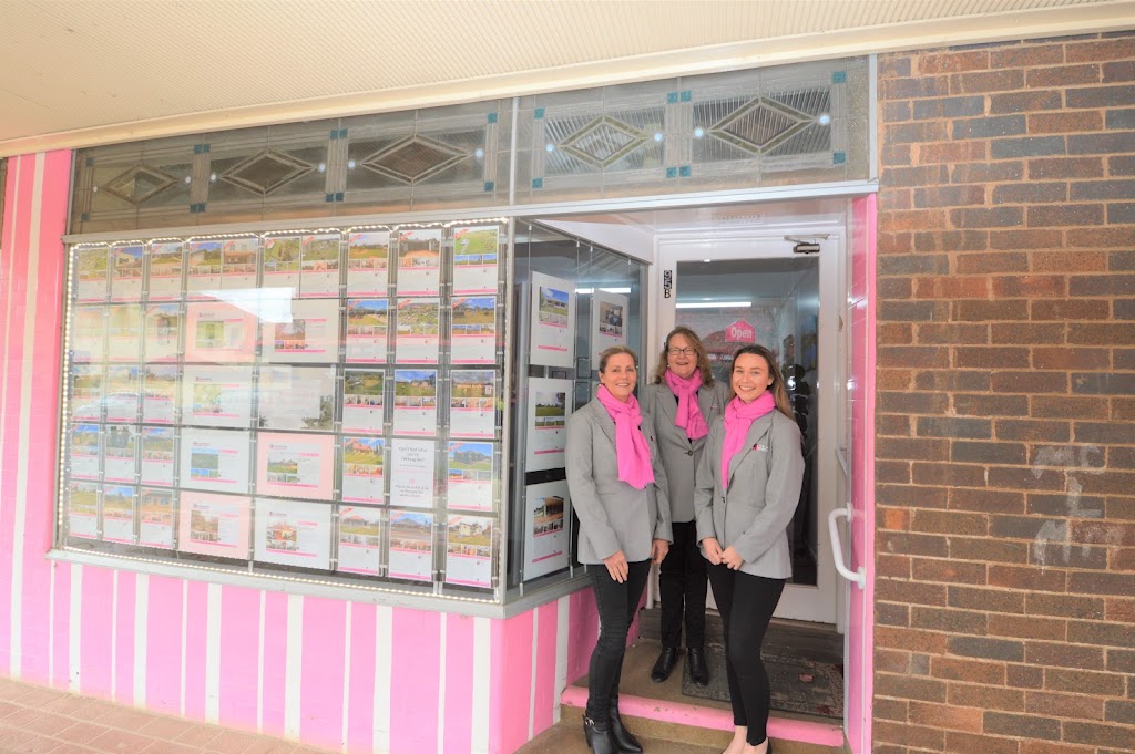 Sue Ross Real Estate | 95B Bradley St, Guyra NSW 2365, Australia | Phone: 0419 606 103