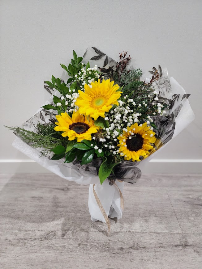 Petite Blooming Moments | Florist | Greenaway St, Greenbank QLD 4124, Australia | Phone: (07) 2141 2993