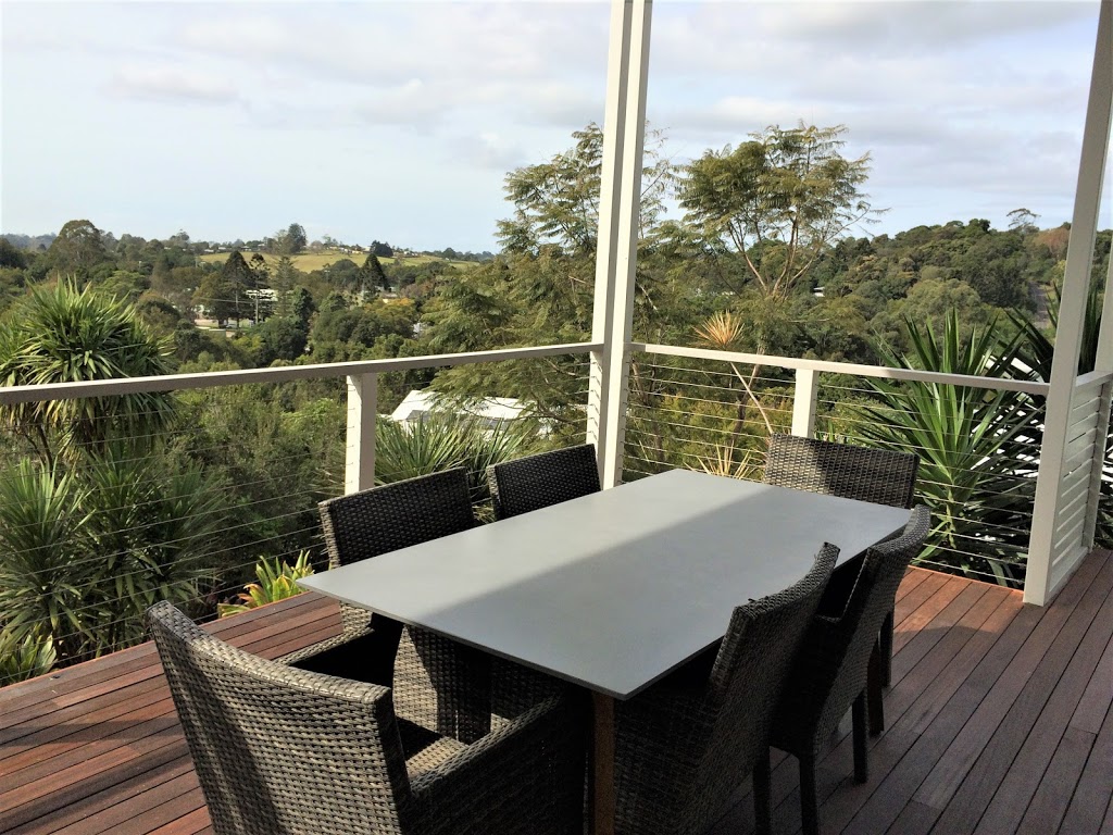 Whiptail House | 8 Whiptail Ct, Maleny QLD 4552, Australia | Phone: 0407 169 317
