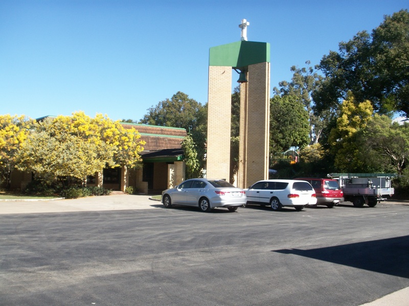 St Ambrose Catholic Church | church | 52 Enoggera Rd, Newmarket QLD 4051, Australia | 0733695351 OR +61 7 3369 5351