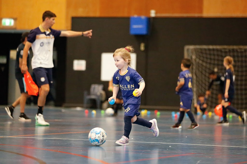 Feenix Futsal Park Ridge | 17 Rosia Rd, Park Ridge South QLD 4125, Australia | Phone: 0449 292 975