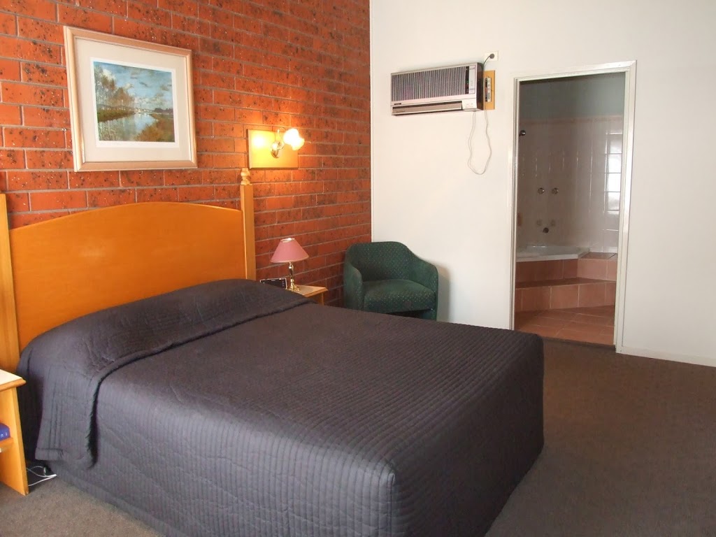 The Abbotswood Motor Inn | 308-310 High St, Belmont VIC 3216, Australia | Phone: (03) 5243 0122