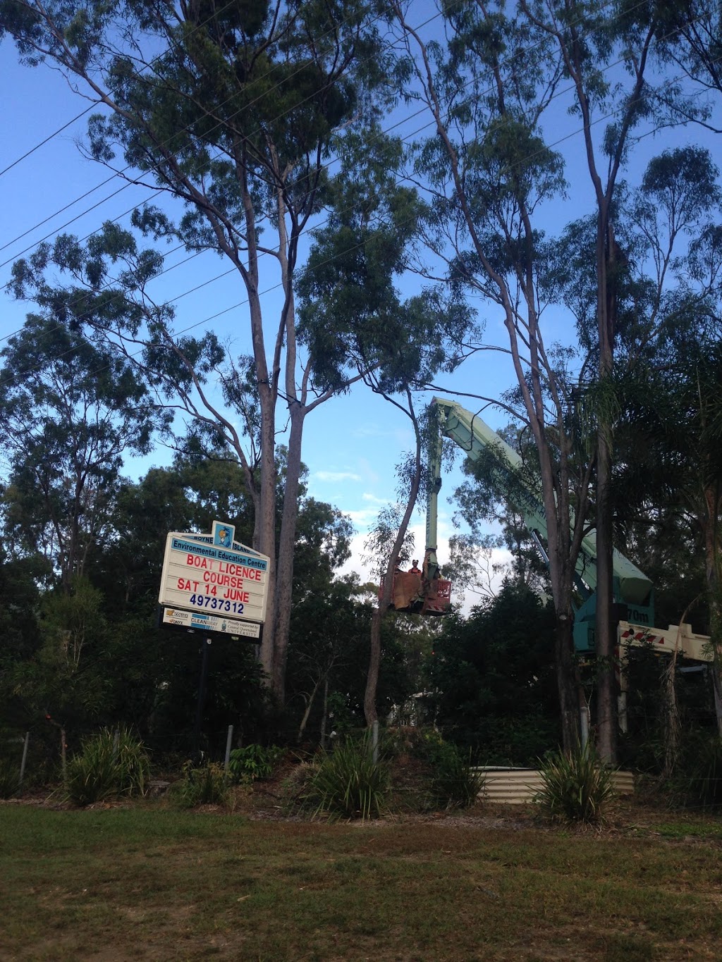 Boyne Island Tree Services |  | 1 Ronpen Cl, Tannum Sands QLD 4680, Australia | 0427777652 OR +61 427 777 652