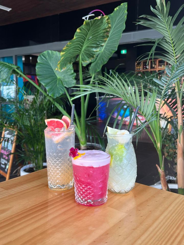 Tommys Bar and Grill | Shops 5 & 6/4 Marina Promenade, Paradise Point QLD 4216, Australia | Phone: 0466 568 401