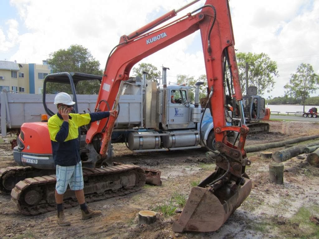 Valdora Earthmoving and Demolition | Corner Coulson and, School Rd, Yandina QLD 4561, Australia | Phone: (07) 5446 7050