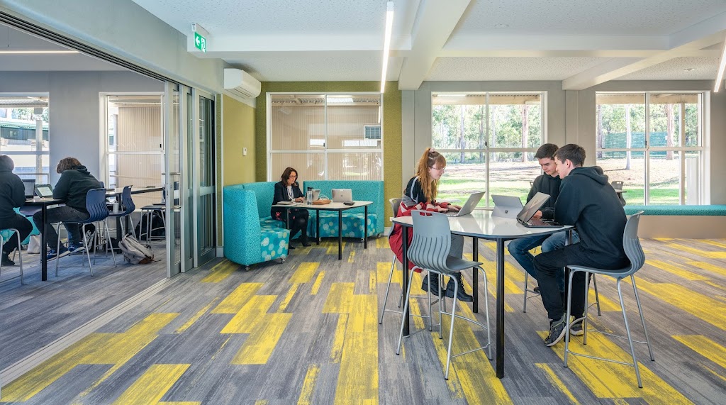 CathWest Innovation College - Loyola Campus | 91 N Parade, Mount Druitt NSW 2770, Australia | Phone: (02) 8886 9500