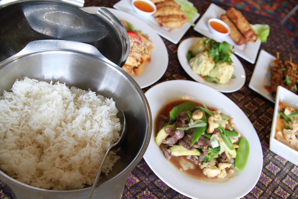 Thai on the Greens | restaurant | 1 Hickory Ave, Kin Kora QLD 4680, Australia | 0749781200 OR +61 7 4978 1200