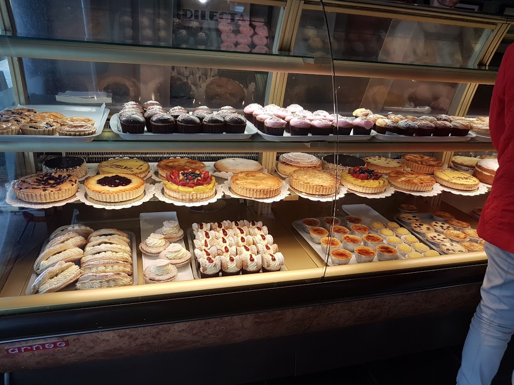 Delicia Patisserie | bakery | 298 Willoughby Rd, Naremburn NSW 2065, Australia | 0294381330 OR +61 2 9438 1330