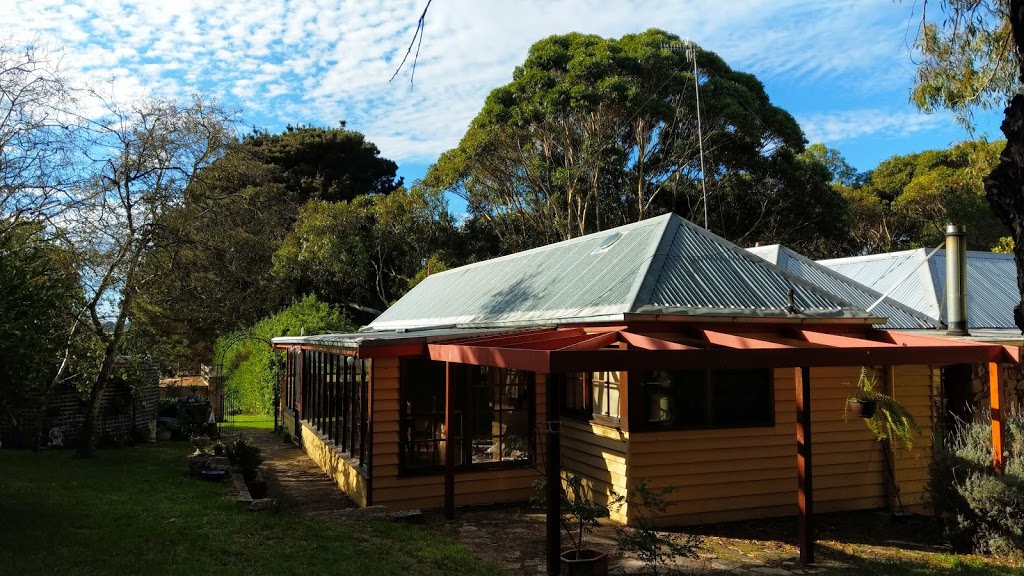 Secluded Homestead Amongst the Trees | 508 Hopkins Pnt Rd, Allansford VIC 3277, Australia | Phone: 0432 660 236