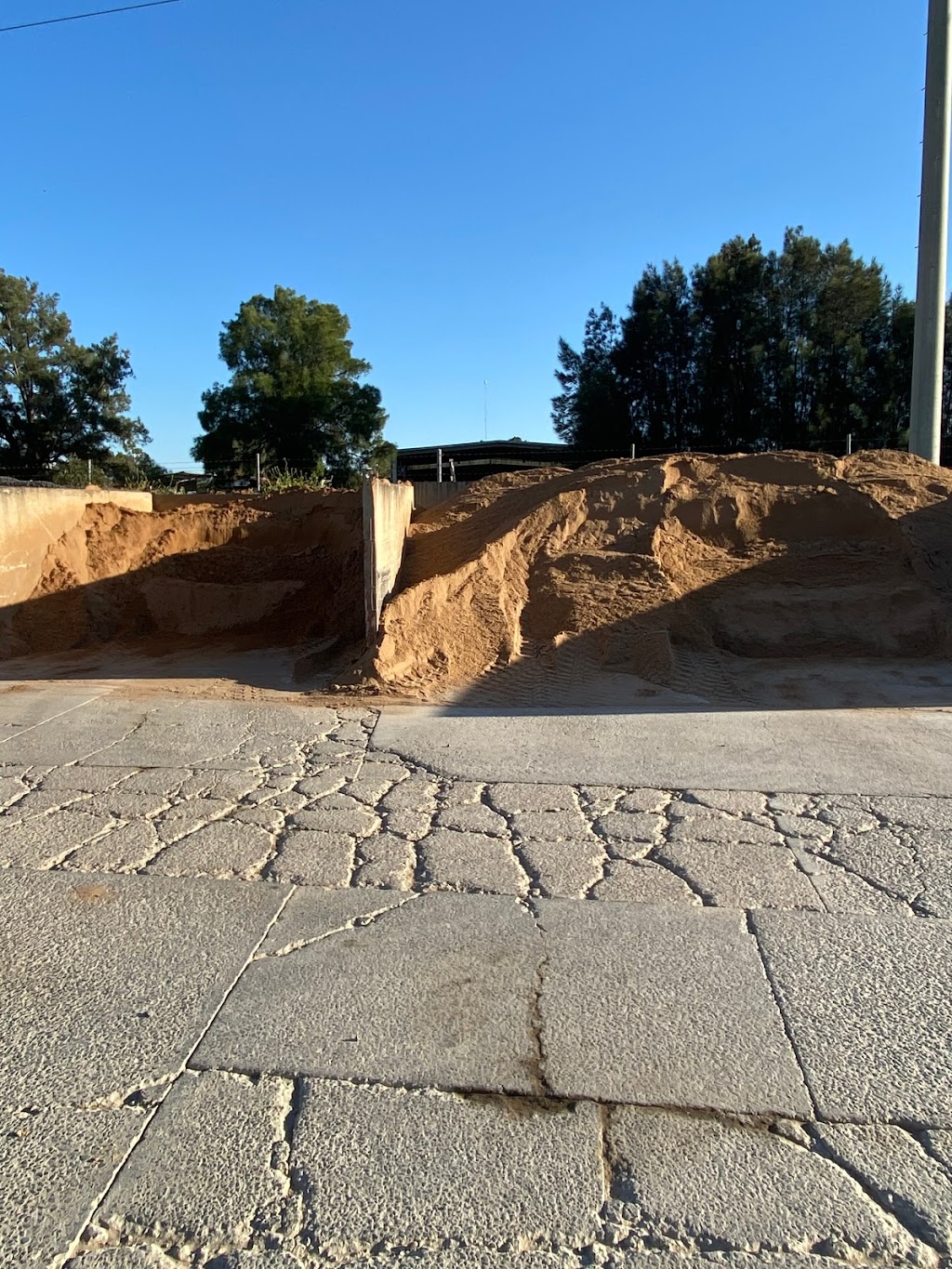 DUBBO MINI MIX & LANDSCAPE SUPPLIES | 76 Mountbatten Dr, Dubbo NSW 2830, Australia | Phone: (02) 6884 1466