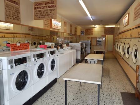 Mentone Topwash Laundry Services | laundry | 98 Nepean Hwy, Mentone VIC 3194, Australia | 0408537209 OR +61 408 537 209