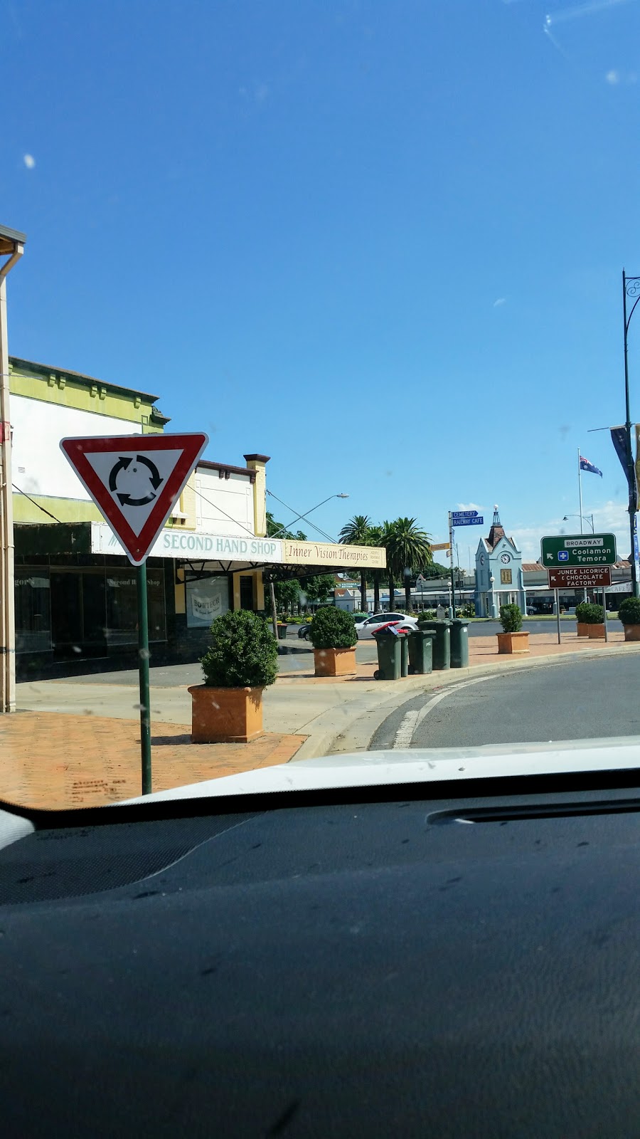 Junee Hotel | 17 Seignior St, Junee NSW 2663, Australia | Phone: (02) 6924 2227