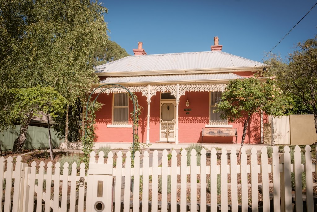 Winton Cottage | 123 High St, Maldon VIC 3463, Australia | Phone: 0422 617 330