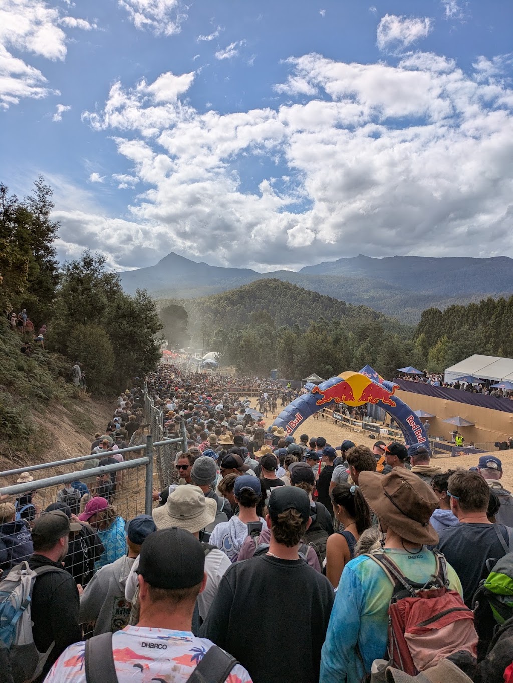 Riders Retreat Maydena | 6 South Cres, Maydena TAS 7140, Australia | Phone: 0410 428 181