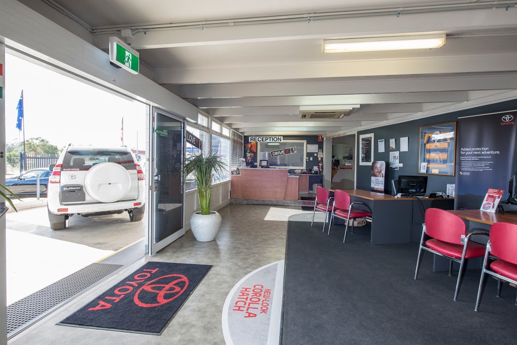 Black Toyota | car dealer | 177 Bridge St, Oakey QLD 4401, Australia | 0746911033 OR +61 7 4691 1033