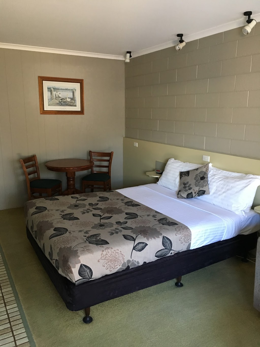 Sandbar Motel | 637 Esplanade, Lakes Entrance VIC 3909, Australia | Phone: (03) 5155 2567