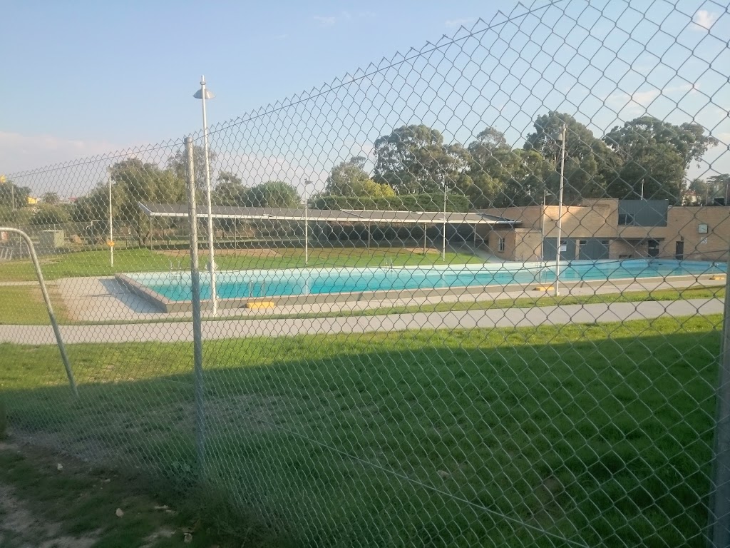 Ararat Olympic Outdoor Pool | gym | Alexandra Ave, Ararat VIC 3377, Australia | 0353521064 OR +61 3 5352 1064