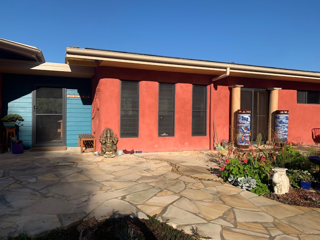 Kate Pell Yoga Studio Kangaroo Valley | 535 Jacks Corner Rd, Kangaroo Valley NSW 2577, Australia | Phone: 0432 598 582