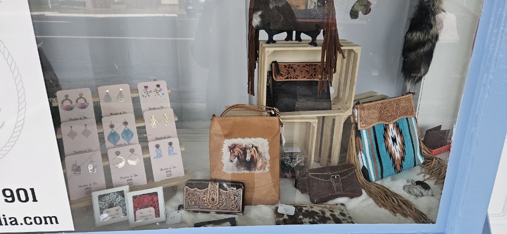 Hide co | 75 Tenterfield St, Deepwater NSW 2371, Australia | Phone: 0434 223 901