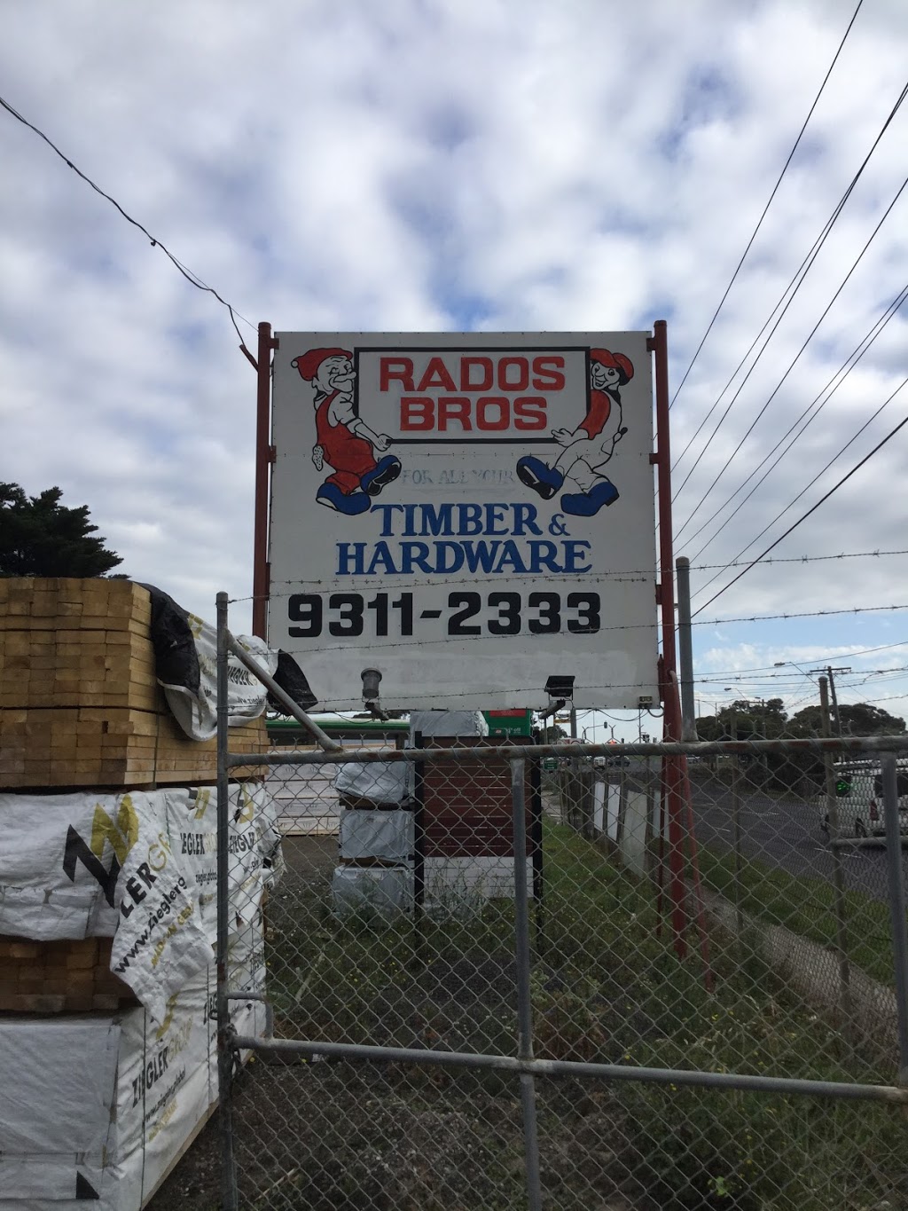 Rados Bros Timber & Hardware | store | 133-137 McIntyre Rd, Sunshine North VIC 3020, Australia | 0393112333 OR +61 3 9311 2333
