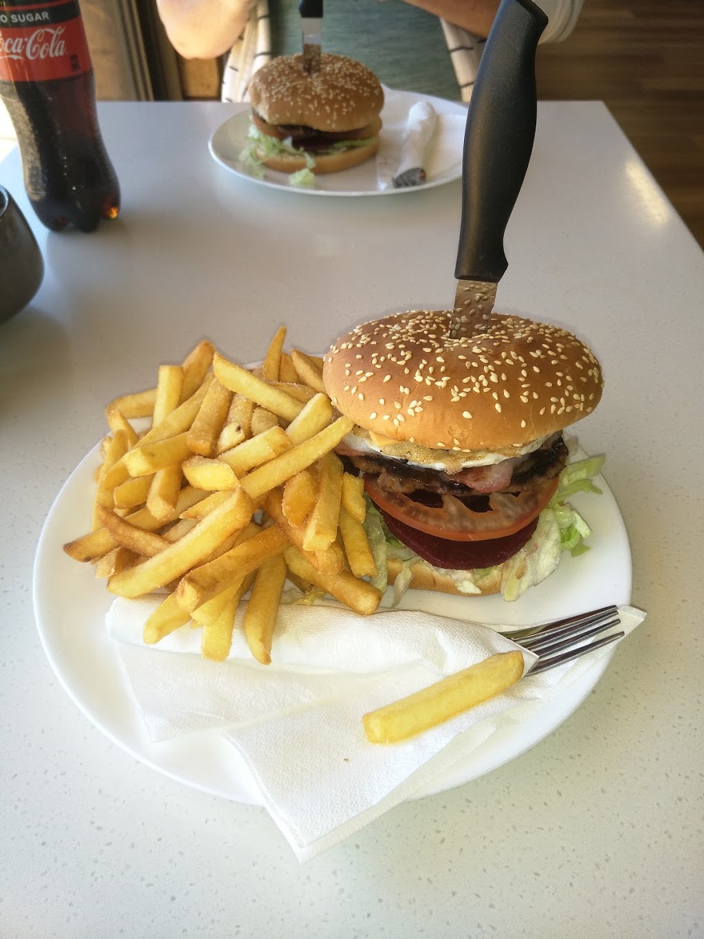 Burgies Burger Bar and Cafe | cafe | 35 East St, Dubbo NSW 2830, Australia | 0268852498 OR +61 2 6885 2498