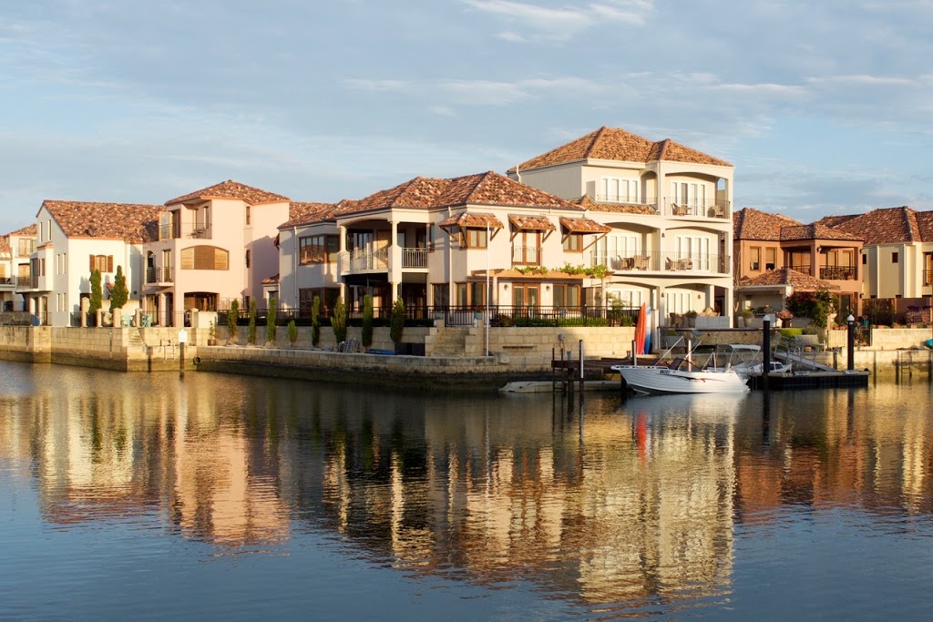 Joie de Vivre Luxury Accomodation | lodging | 106/18 Port Quays, Wannanup WA 6210, Australia | 0400982293 OR +61 400 982 293