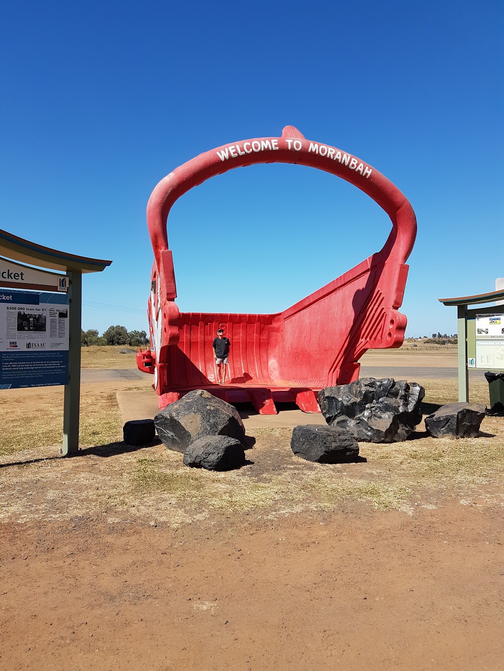 Moranbah Access Road Apex Park Public Toilet | Moranbah Access, Moranbah QLD 4744, Australia | Phone: 1300 472 227