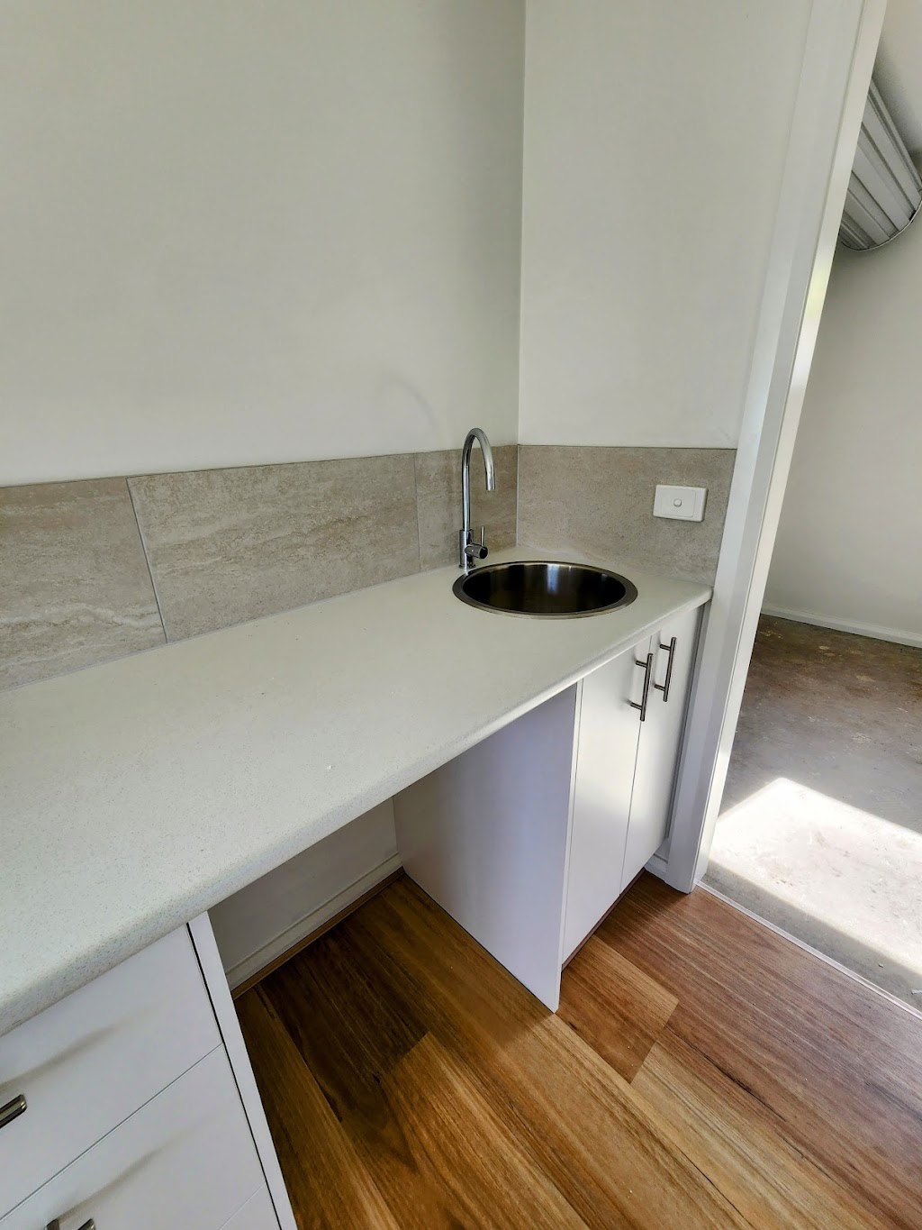 Granny Shacks | Amberly Dr, Drouin VIC 3818, Australia | Phone: 0439 741 733