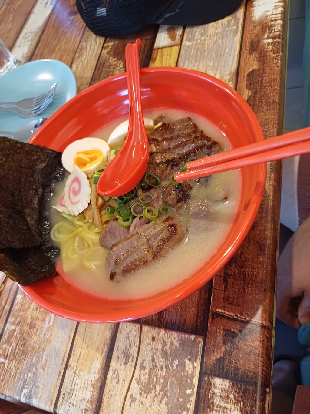Love Eats Sushi Bar and Thai Restaurant | 3/668 Warburton Hwy, Seville VIC 3139, Australia | Phone: (03) 5919 2285