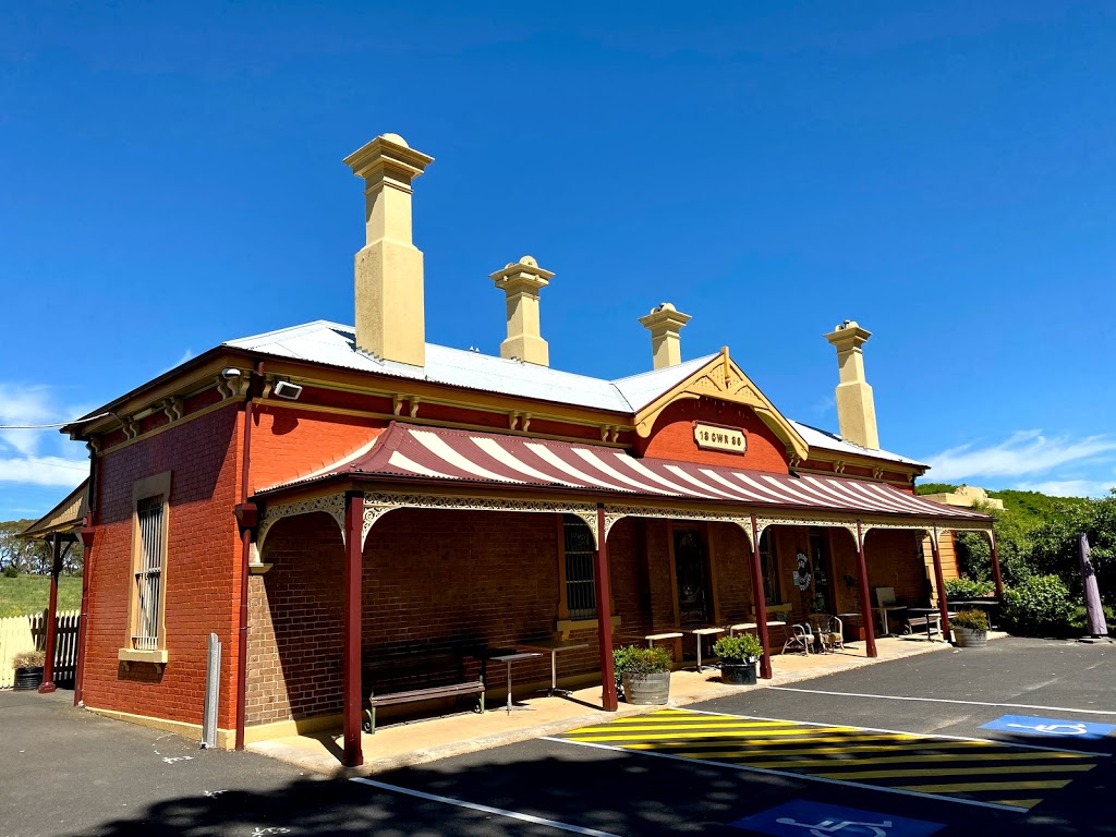 Railway Hotel Millthorpe | bar | 20 Elliott St, Millthorpe NSW 2798, Australia | 0263663157 OR +61 2 6366 3157