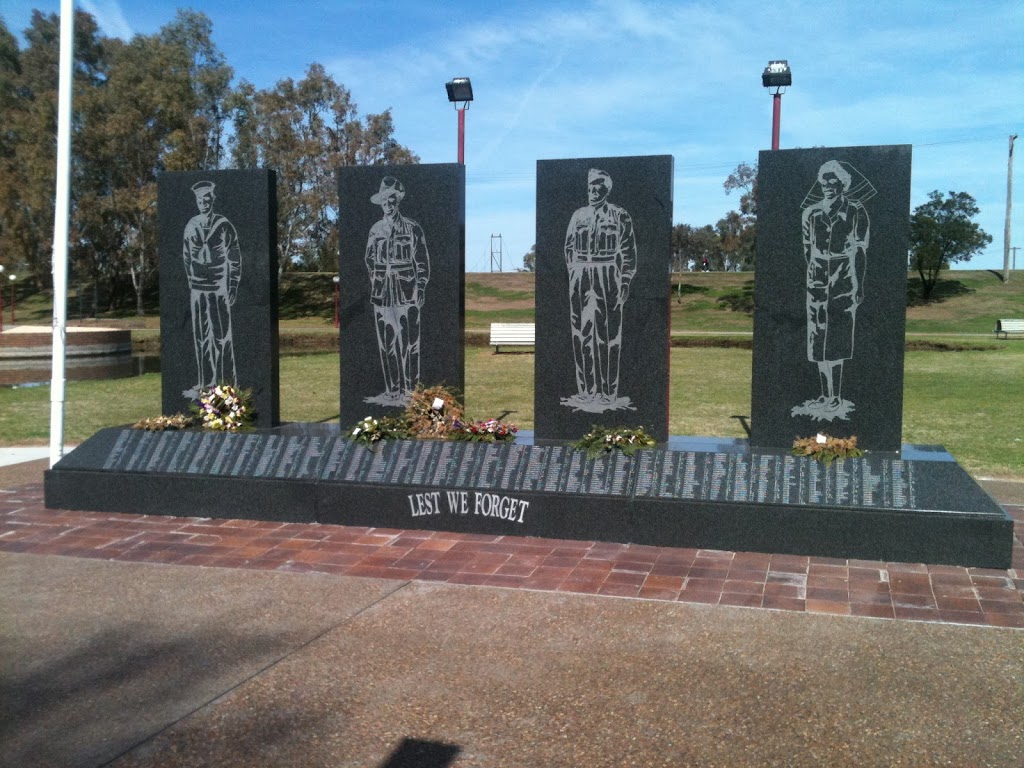 The Tamworth Waler Memorial | park | Bicentennial Park, Kable Ave, Tamworth NSW 2340, Australia