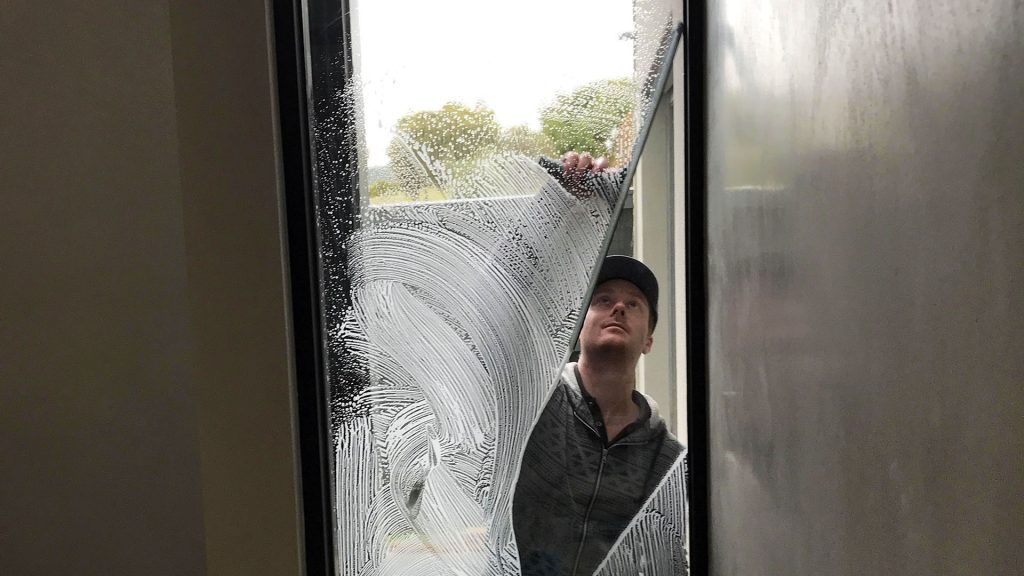 Streak Fighters Window Cleaning | 13 Wallingford Pl, Rowville VIC 3178, Australia | Phone: 0431 698 058