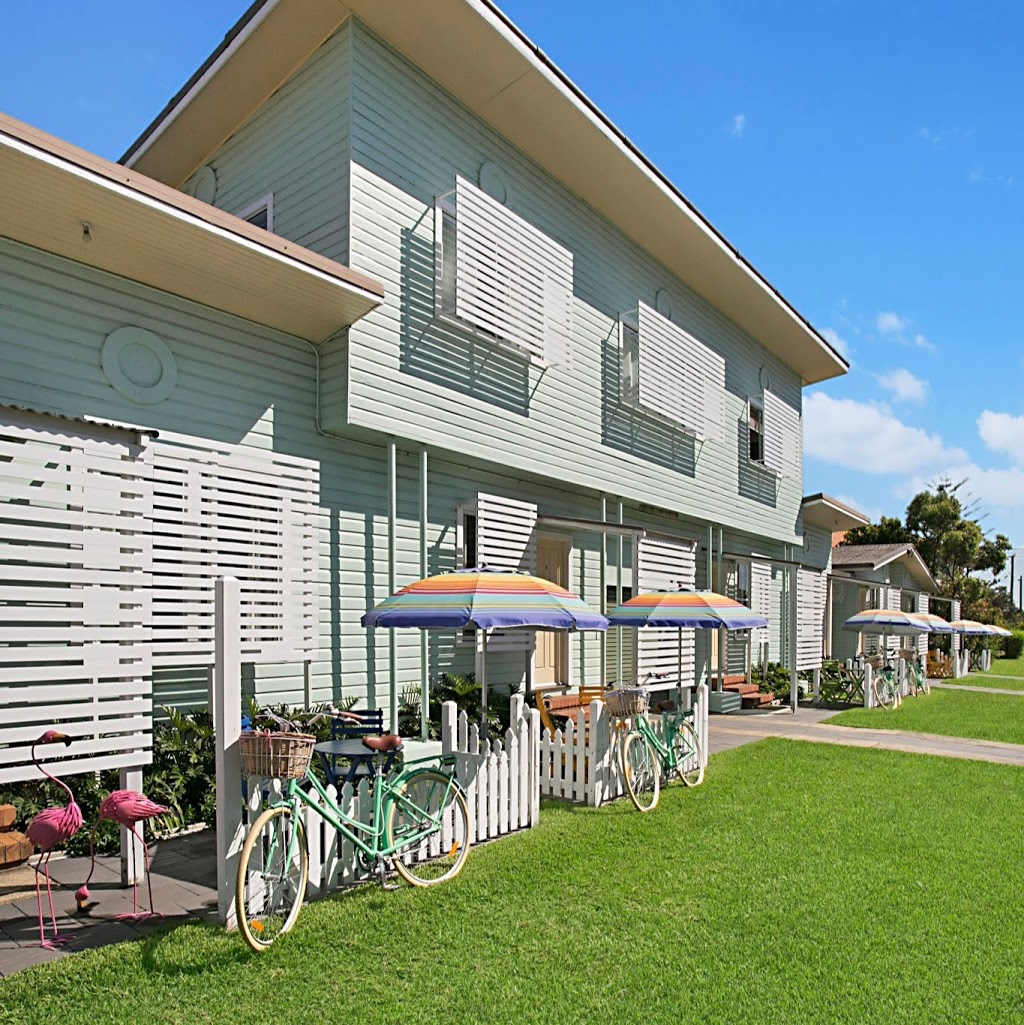 La Costa Motel | lodging | 127 Golden Four Dr, Bilinga QLD 4225, Australia | 0755992149 OR +61 7 5599 2149