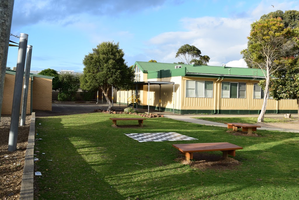 Lara Primary School | school | 120 Flinders Ave, Lara VIC 3212, Australia | 0352821427 OR +61 3 5282 1427