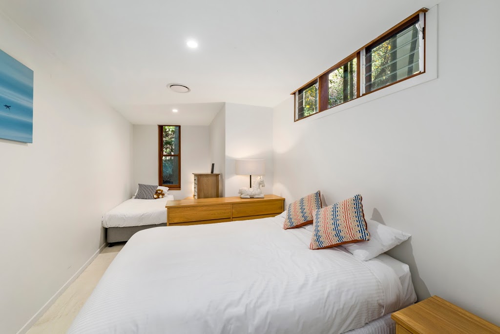 Luxury Beach Getaways | 9a Beachfront Cl, Sapphire Beach NSW 2450, Australia | Phone: 0434 486 660