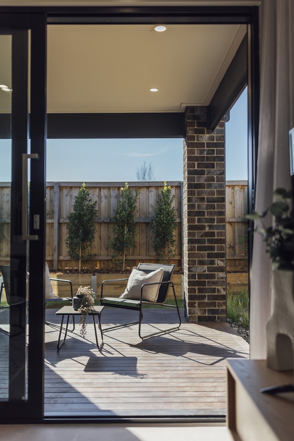 Burbank Homes - Alamora Estate, Tarneit | 4 Isola Mews, Tarneit VIC 3029, Australia | Phone: 13 28 72
