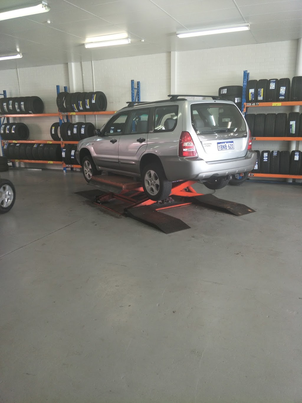 Tyre Wholesalers Direct | car repair | 100 Frobisher St, Osborne Park WA 6017, Australia | 0894439100 OR +61 8 9443 9100