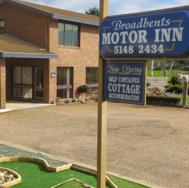 Broadbents Motor Inn | lodging | 3813 Traralgon-Maffra Rd, Heyfield VIC 3858, Australia | 0351482434 OR +61 3 5148 2434