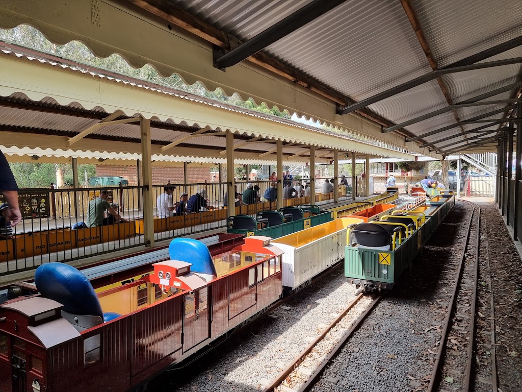Diamond Valley Railway Inc. | tourist attraction | Eltham Lower Park, 570 Main Rd, Eltham VIC 3095, Australia | 0394391493 OR +61 3 9439 1493