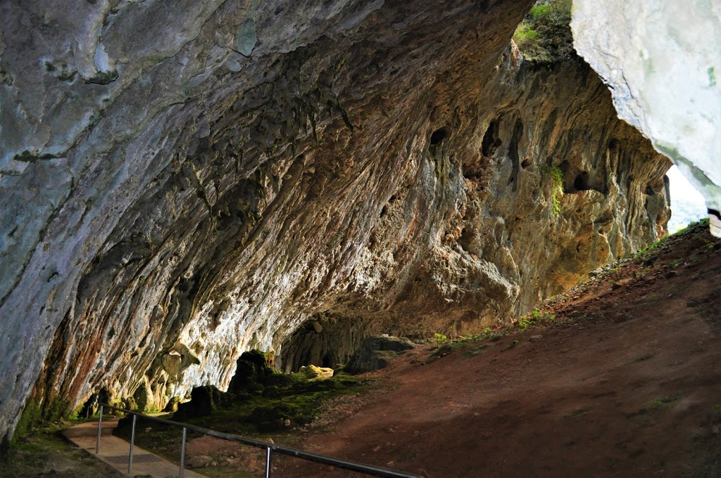 South Glory Cave | Castle Walk, Yarrangobilly NSW 2720, Australia | Phone: (02) 6454 9597