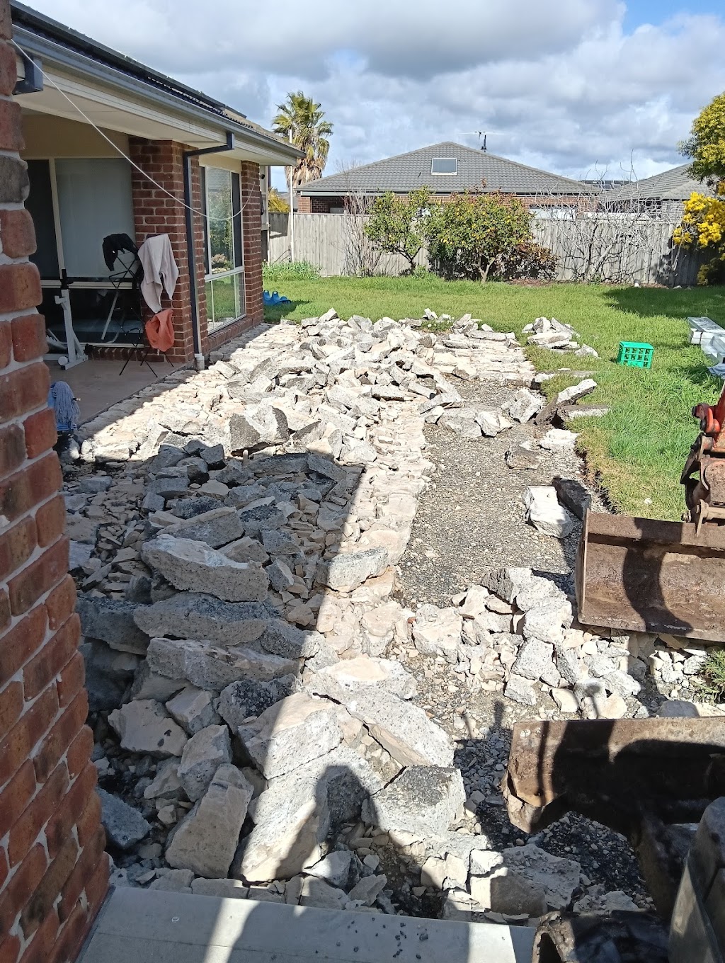 South East Excavation And Lawn Care | 10 Wingadee Rd, Maryknoll VIC 3812, Australia | Phone: 0411 473 867