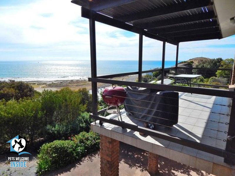PetLet 12: Stunning Views at Carrickalinga | 12 Solitude Dr, Carrickalinga SA 5204, Australia | Phone: 0408 818 413